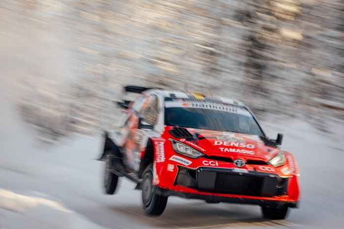Oliver Solberg, Elliott Edmondson, Toyota Gazoo Racing WRT Toyota GR Yaris Rally1