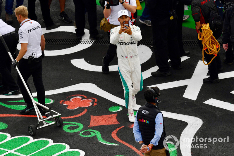 Льюіс Хемілтон, Mercedes AMG F1 W09