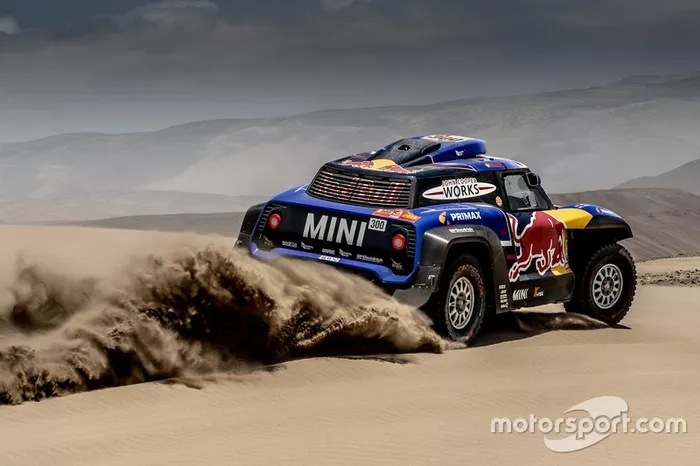 #300 X-Raid Mini JCW Team: Carlos Sainz, Lucas Cruz
