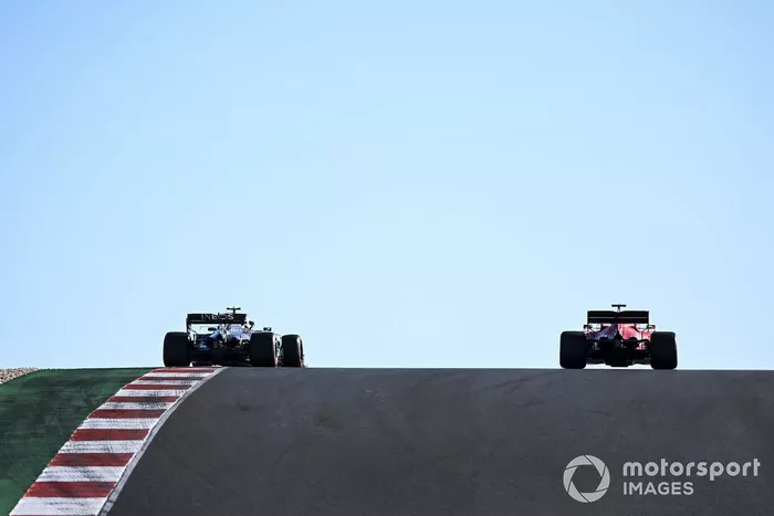 Sebastian Vettel, Ferrari SF1000, Valtteri Bottas, Mercedes F1 W11