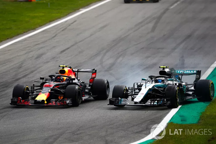 Max Verstappen, Red Bull Racing RB14 Tag Heuer, y su duelo con Valtteri Bottas, Mercedes AMG F1 W09