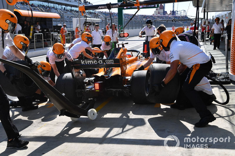 Pit stop, Fernando Alonso, McLaren MCL33