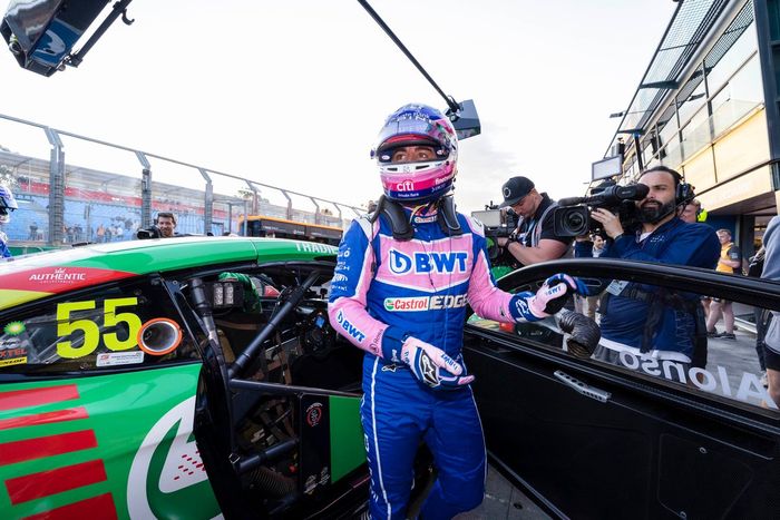 Fernando Alonso, Alpine pilota el Supercar de Thomas Randle 