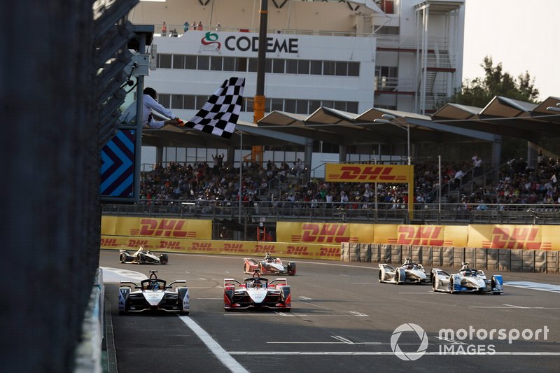 Lucas Di Grassi, Audi Sport ABT Schaeffler, Audi e-tron FE05, soffia la vittoria a Pascal Wehrlein, Mahindra Racing, M5 Electro