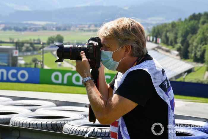Steven Tee, fotógrafo