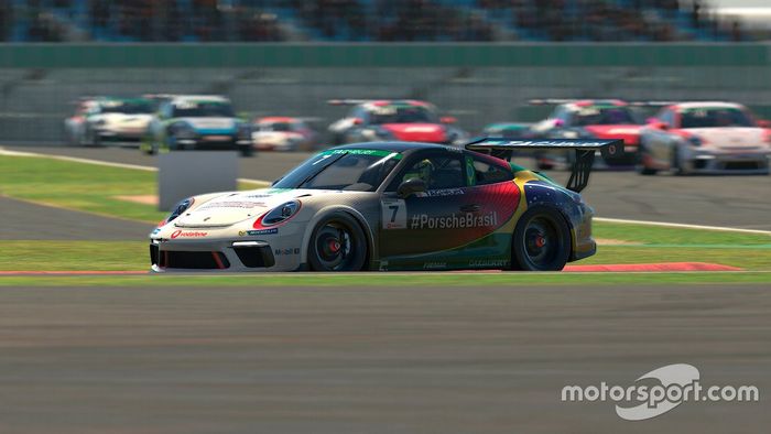 Jeff Giassi na Porsche TAG Heuer Esports Supercup