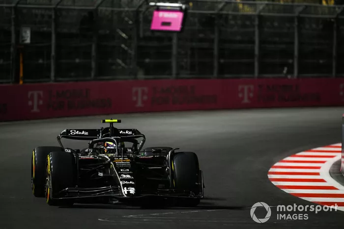 Zhou Guanyu, Alfa Romeo C43