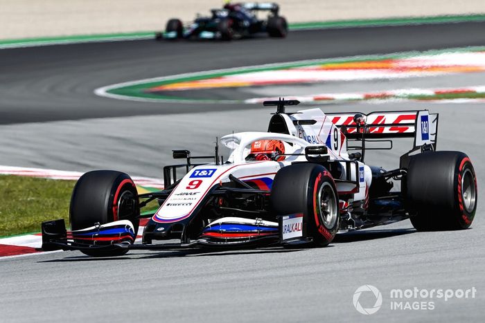 Nikita Mazepin, Haas VF-21, Valtteri Bottas, Mercedes W12