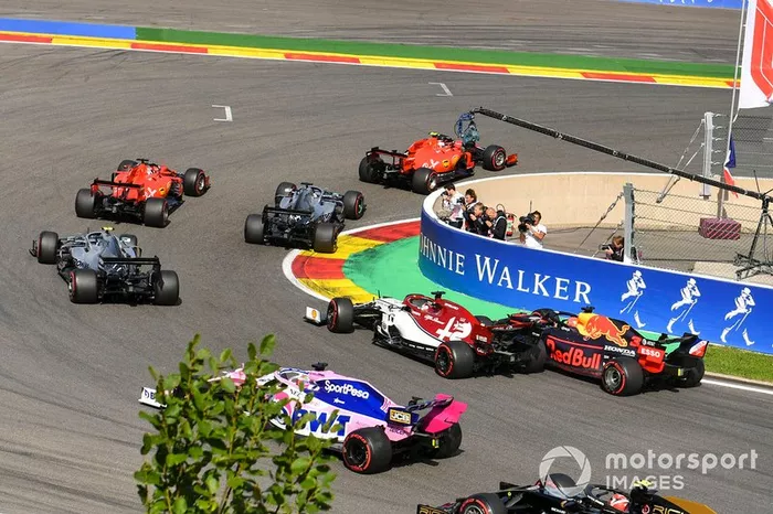 Incidente entre Verstappen e Raikkonen
