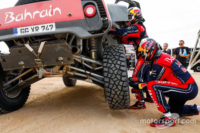 #302 JCW X-Raid Team: Stephane Peterhansel, Paulo Fiuza