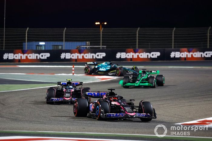Esteban Ocon, Alpine A524 Pierre Gasly, Alpine A524