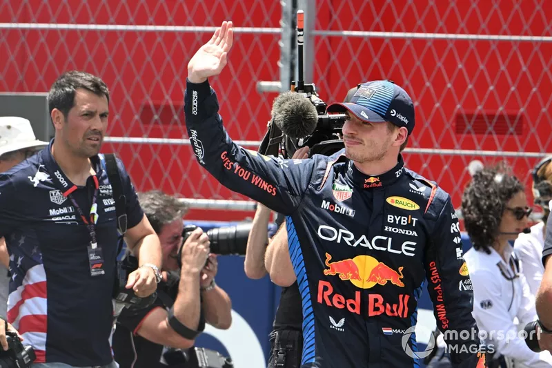 Max Verstappen, Red Bull Racing, vainqueur du sprint, au Parc Ferme 