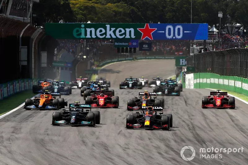 Max Verstappen, Red Bull Racing RB16B, Valtteri Bottas, Mercedes W12, Sergio Perez, Red Bull Racing RB16B, Charles Leclerc, Ferrari SF21, Carlos Sainz Jr., Ferrari SF21