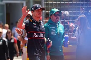 Max Verstappen, Red Bull Racing, Fernando Alonso, Aston Martin Racing