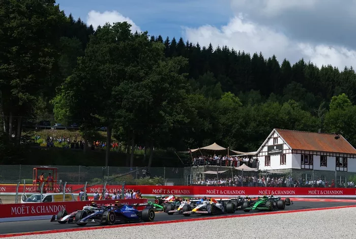 Oliver Bearman, Haas F1 Team, Carlos Sainz, Williams