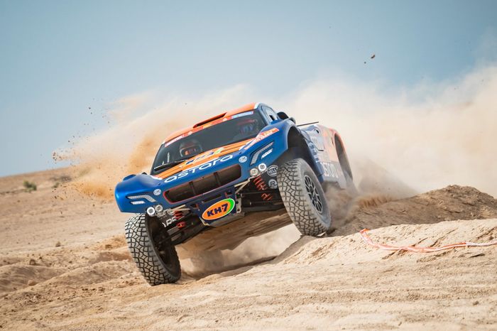 #222 Astara Team Astara: Laia Sanz, Maurizio Gerini