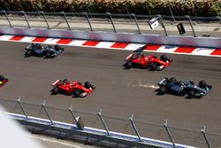 Valtteri Bottas, Mercedes AMG F1 W08, Sebastian Vettel, Ferrari SF70H, Kimi Raikkonen, Ferrari SF70H