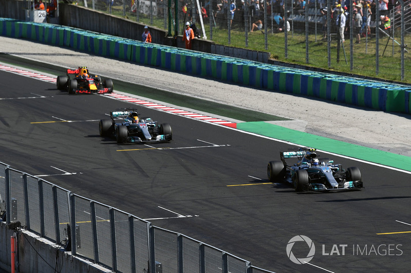 Фініш: Валттері Боттас, Mercedes-Benz F1 W08 Hybrid,Льюіс Хемілтон, Mercedes-Benz F1 W08 Hybrid