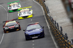 Coche de seguridad en pista