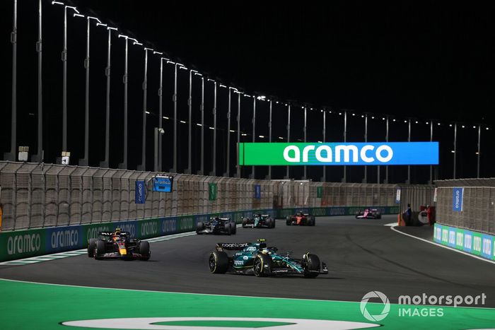 Fernando Alonso, Aston Martin AMR23, Sergio Pérez, Red Bull Racing RB19, George Russell, Mercedes F1 W14