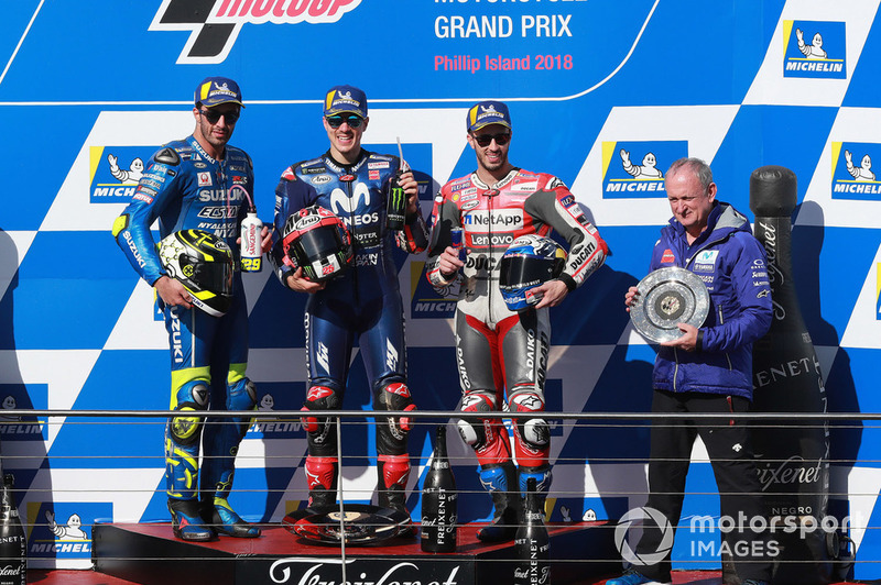 Podio: il vincitore della gara Maverick Viñales, Yamaha Factory Racing, il secondo classificato Andrea Iannone, Team Suzuki MotoGP, il terzo classificato Andrea Dovizioso, Ducati Team