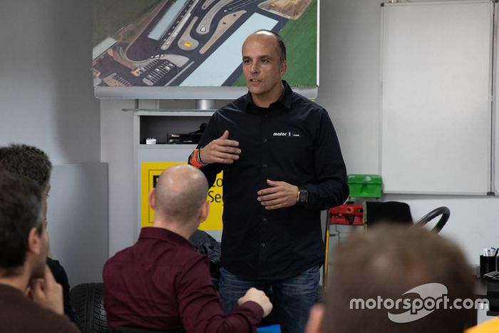 II Curso de Conducción y Nuevas Tecnologías BOSCH - Motor1.com España - Motorsport.com 