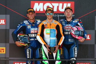 Podium : deuxième place pour Sandro Cortese, Kallio Racing, victoire pour Jules Cluzel, NRT, troisième place pour Lucas Mahias