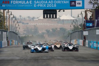 Antonio Felix da Costa, BMW I Andretti Motorsports, BMW iFE.18 Jose Maria Lopez, GEOX Dragon Racing, Penske EV-3, Sébastien Buemi, Nissan e.Dams, Nissan IMO1 au départ