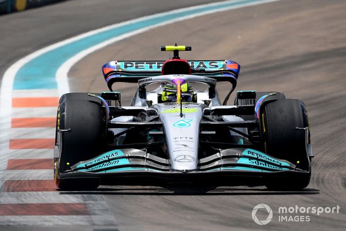 Lewis Hamilton, Mercedes W13