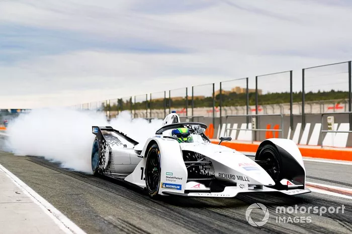 Felipe Massa, Venturi Formula E, EQ Silver Arrow 01, sgomma in pit lane 
