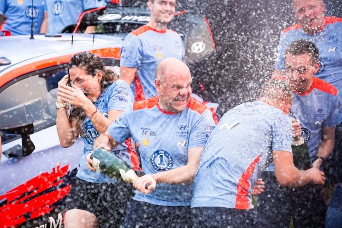 Celebración del campeonato de equipos de Hyundai Motorsport