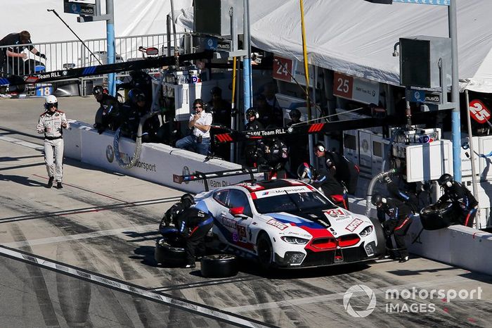 #25 BMW Team RLL BMW M8 GTE, GTLM: Connor De Phillippi, Philipp Eng, Bruno Spengler, Colton Herta, pit stop