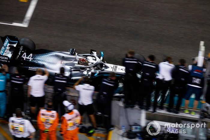 Ganador de la carrera Lewis Hamilton, Mercedes AMG F1 W10