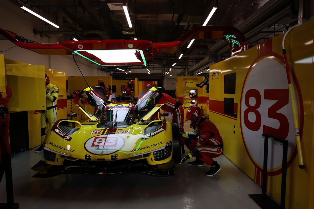 #83 AF Corse Ferrari 499P: Robert Kubica, Yifei Ye, Philip Hanson