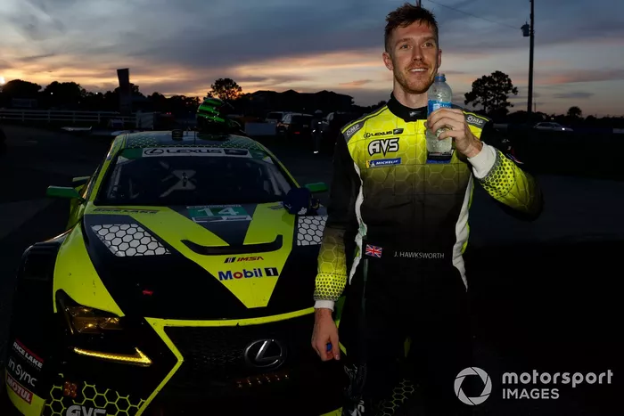 Il vincitore #14 AIM Vasser Sullivan Lexus RC-F GT3, GTD: Jack Hawksworth