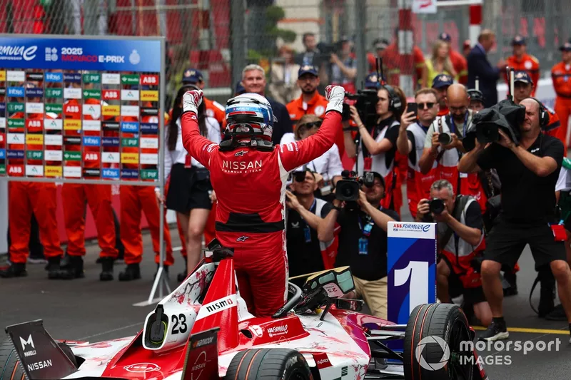 Oliver Rowland, vainqueur de la course, Nissan Formula E Team