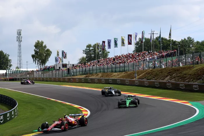 Lewis Hamilton, Ferrari, Nico Hulkenberg, Sauber, Andrea Kimi Antonelli, Mercedes