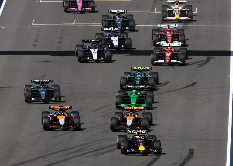 Lando Norris, McLaren, Oscar Piastri, McLaren, Max Verstappen, Red Bull Racing
