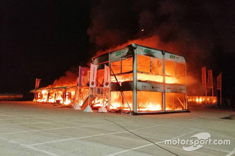 Incendio en el paddock de MotoE en Jerez