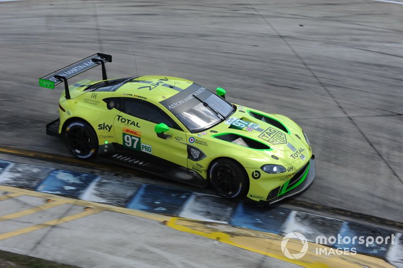 #97 Aston Martin Racing Aston Martin Vantage AMR: Alex Lynn, Maxime Martin 