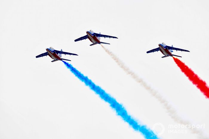 Aviones jets Alpha del equipo de exhibición Armee de l'Air et Espace La Patrouille de France 