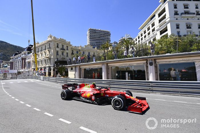 Carlos Sainz Jr., Ferrari SF21