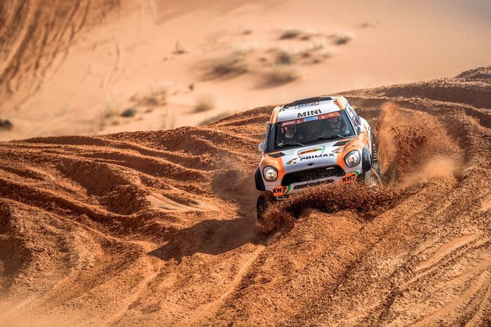 #238 X-Raid Mini John Cooper Works Rally Mini: Laia Sanz, Maurizio Gerini