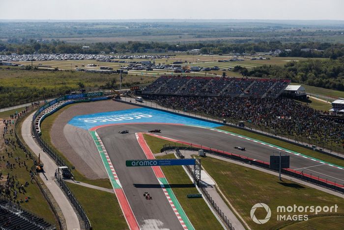 Carlos Sainz Jr., Ferrari SF21, Yuki Tsunoda, AlphaTauri AT02, Daniel Ricciardo, McLaren MCL35M