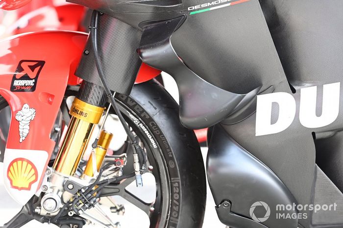 Detalle de la moto de Ducati Team