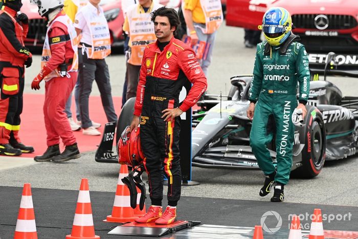 Carlos Sainz, Scuderia Ferrari, Fernando Alonso, Aston Martin F1 Team, opinan tras la carrera