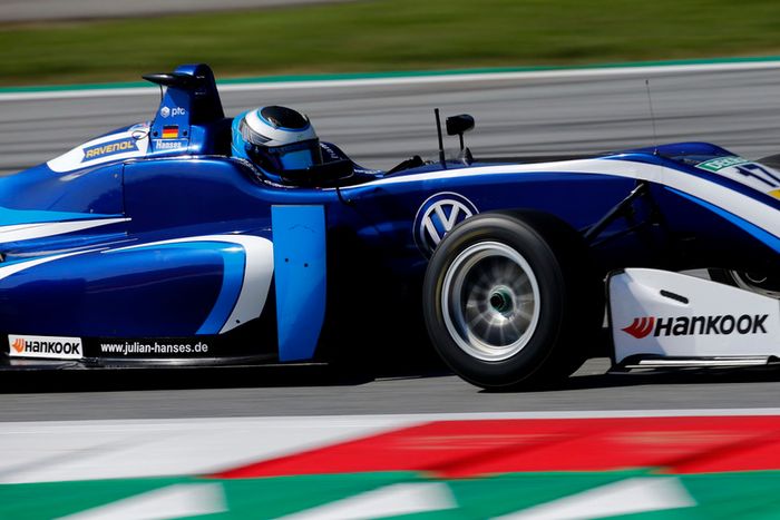 Julian Hanses, Carlin Dallara F317 - Volkswagen