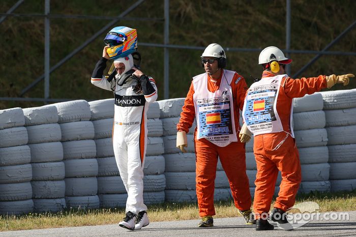 Fernando Alonso, McLaren se queda parado en la FP1