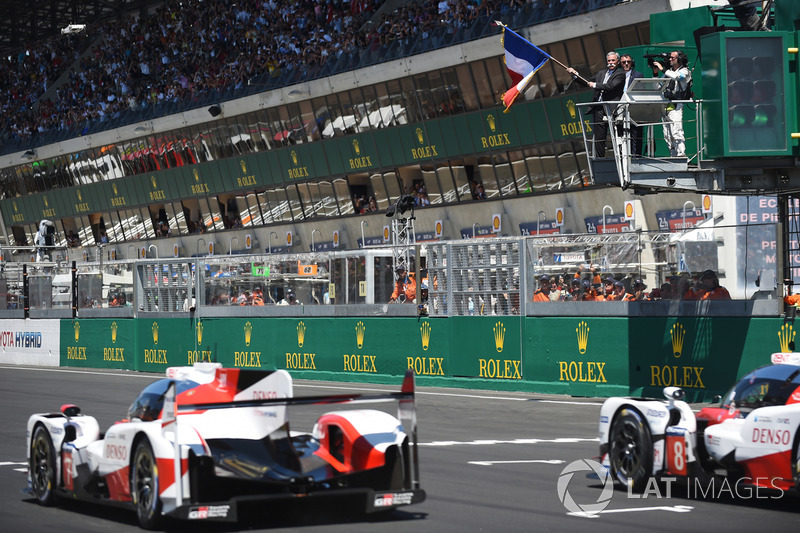 Toyota en la pole y en segunda fila