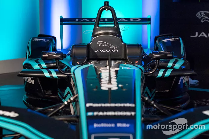 Présentation de la livrée Jaguar Racing